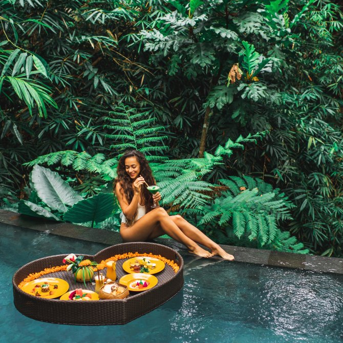 Bali - wyspa bogów, egzotyczna przygoda (13) pływające śniadanie - instagram.jpg